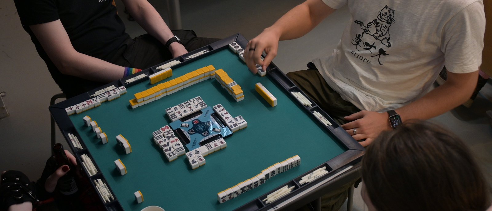 Kinjin members playing Mahjong